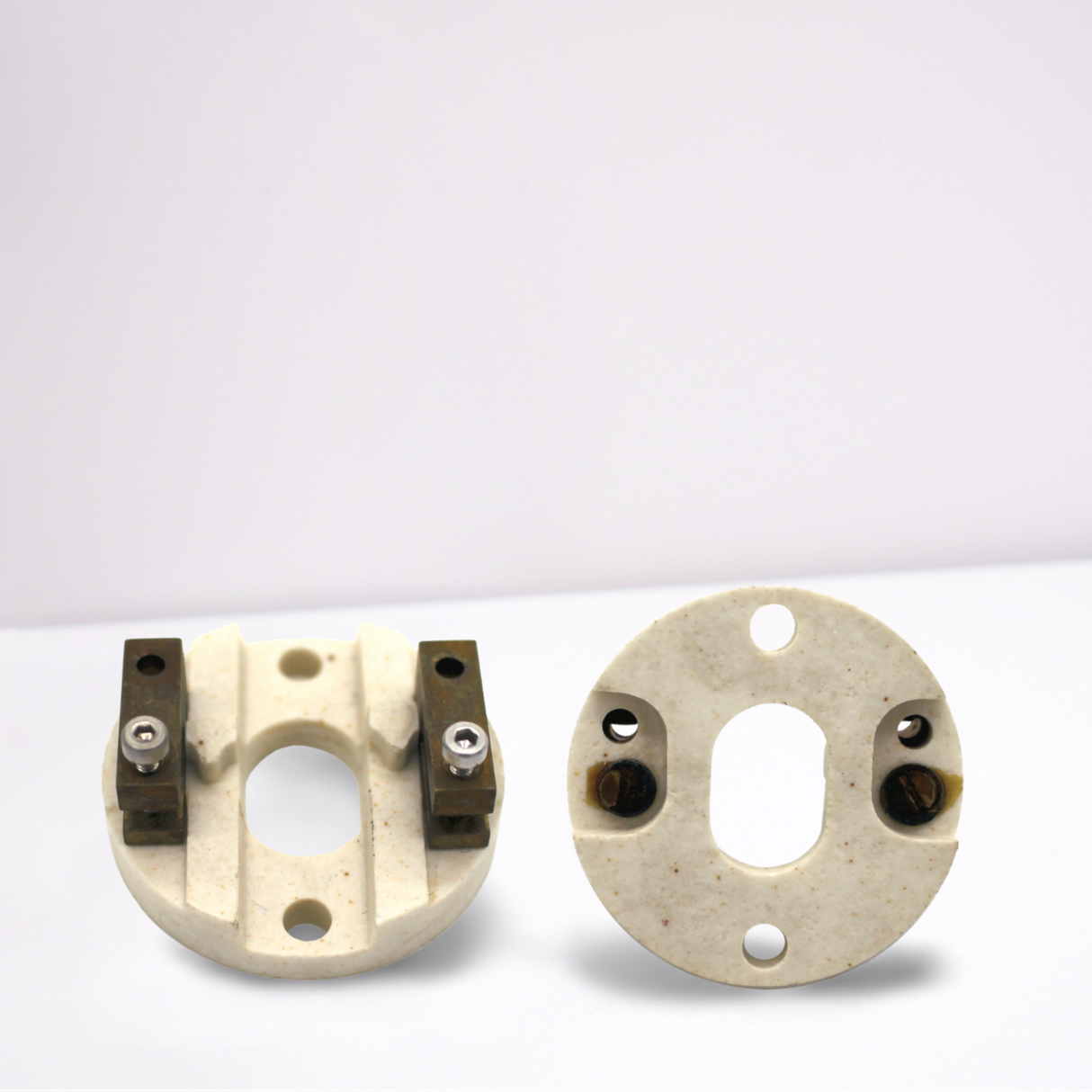 Keramiksockel (Rund) für 6V 25W, vorzentriert