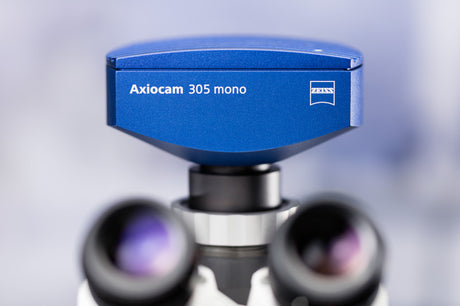 Zeiss Mikroskopkamera 305 mono auf einem Mikroskop