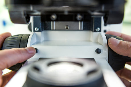 Bedienung Trieb am Axioscope 5