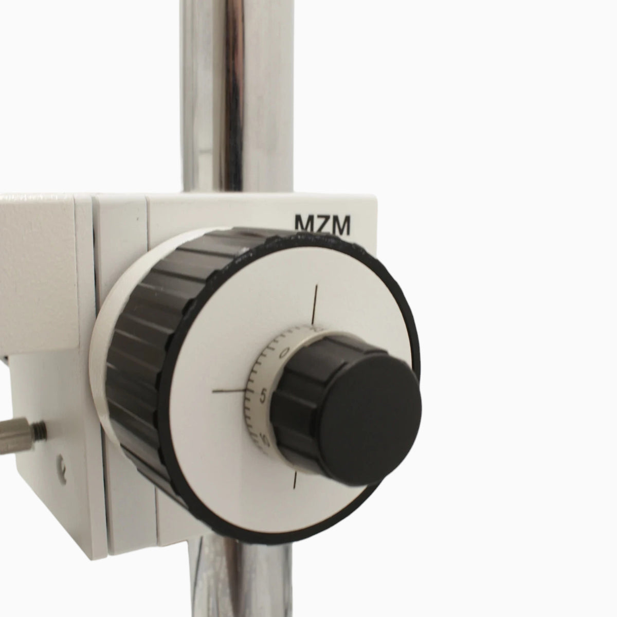 ASKANIA Mikroskoptechnik MZM Makro-Zoom-Mikroskop Fokussiertrieb mit präziser Skala an der Stativsäule